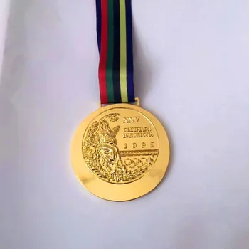 Barcelona medalia de aur a sportului premii jucător placat cu aur 1992 Spania insigna de partid cadou medalii jocurile cu panglică.1buc/lot